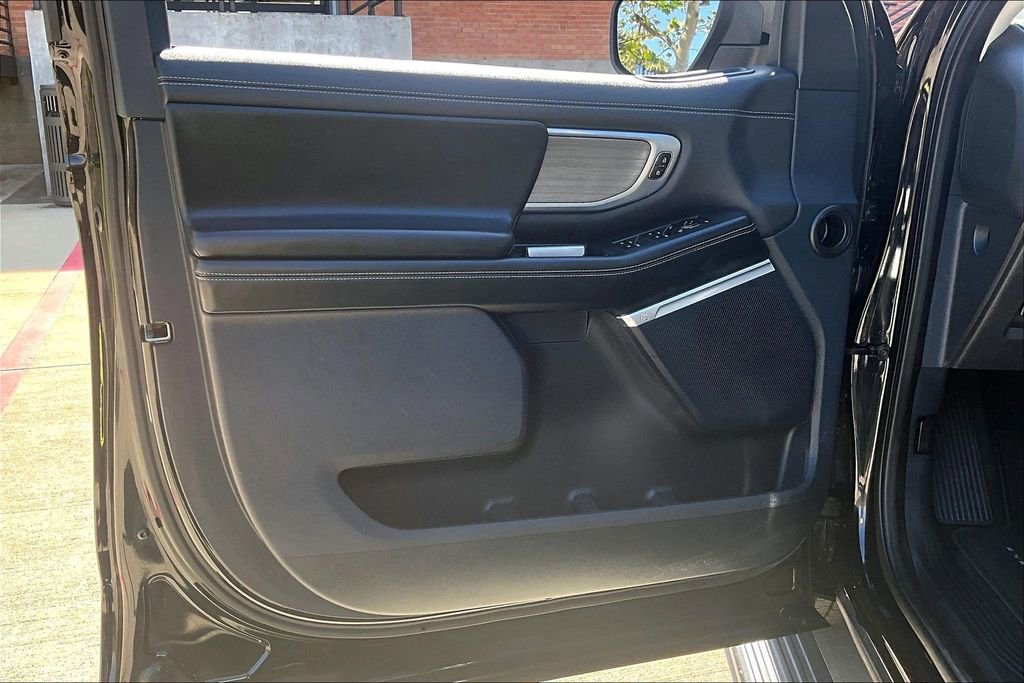 Used 2025 Ford Expedition Max Platinum image 24