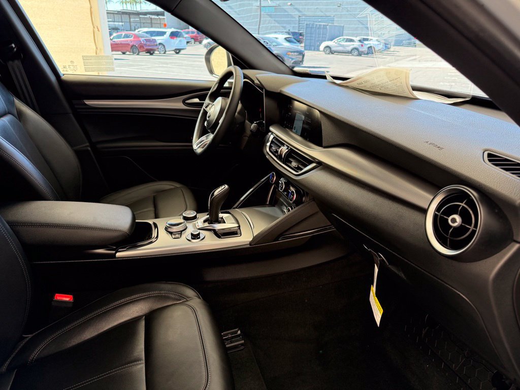 New 2026 Alfa Romeo Stelvio Sprint w/ Convenience Package AWD/4WD image 13
