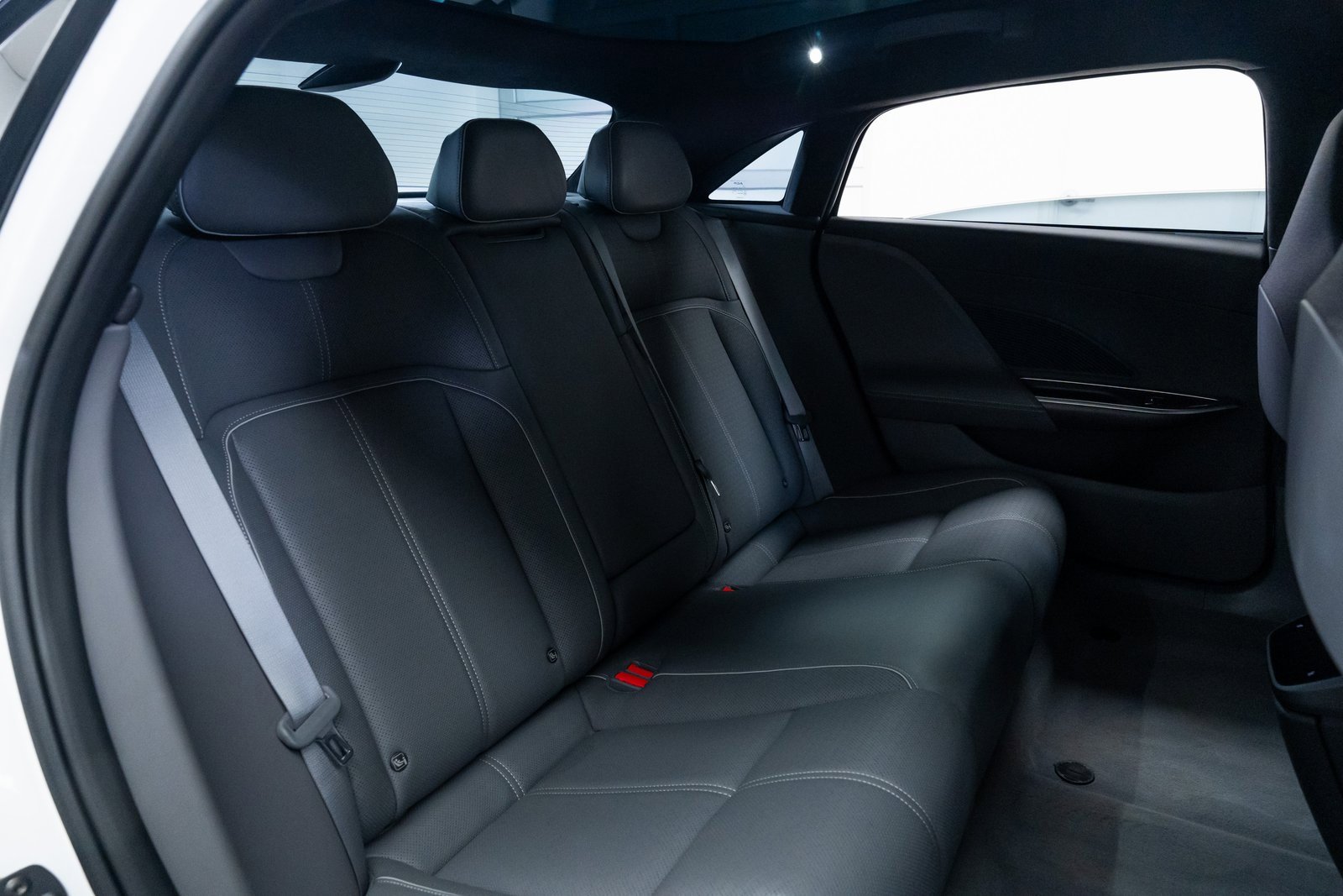 Used 2022 Lucid Air Grand Touring image 22