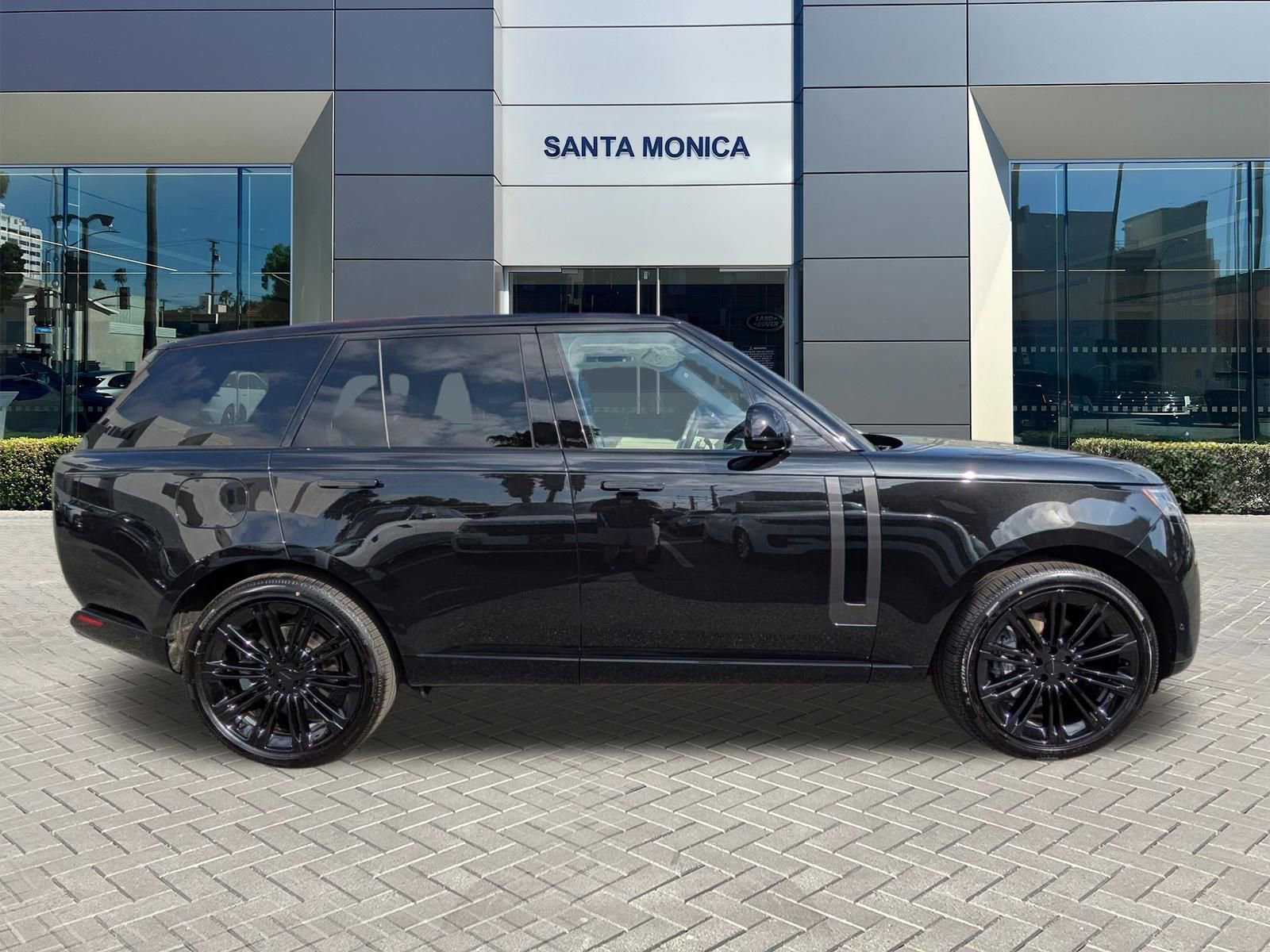 New 2026 Land Rover Range Rover SE AWD/4WD image 6