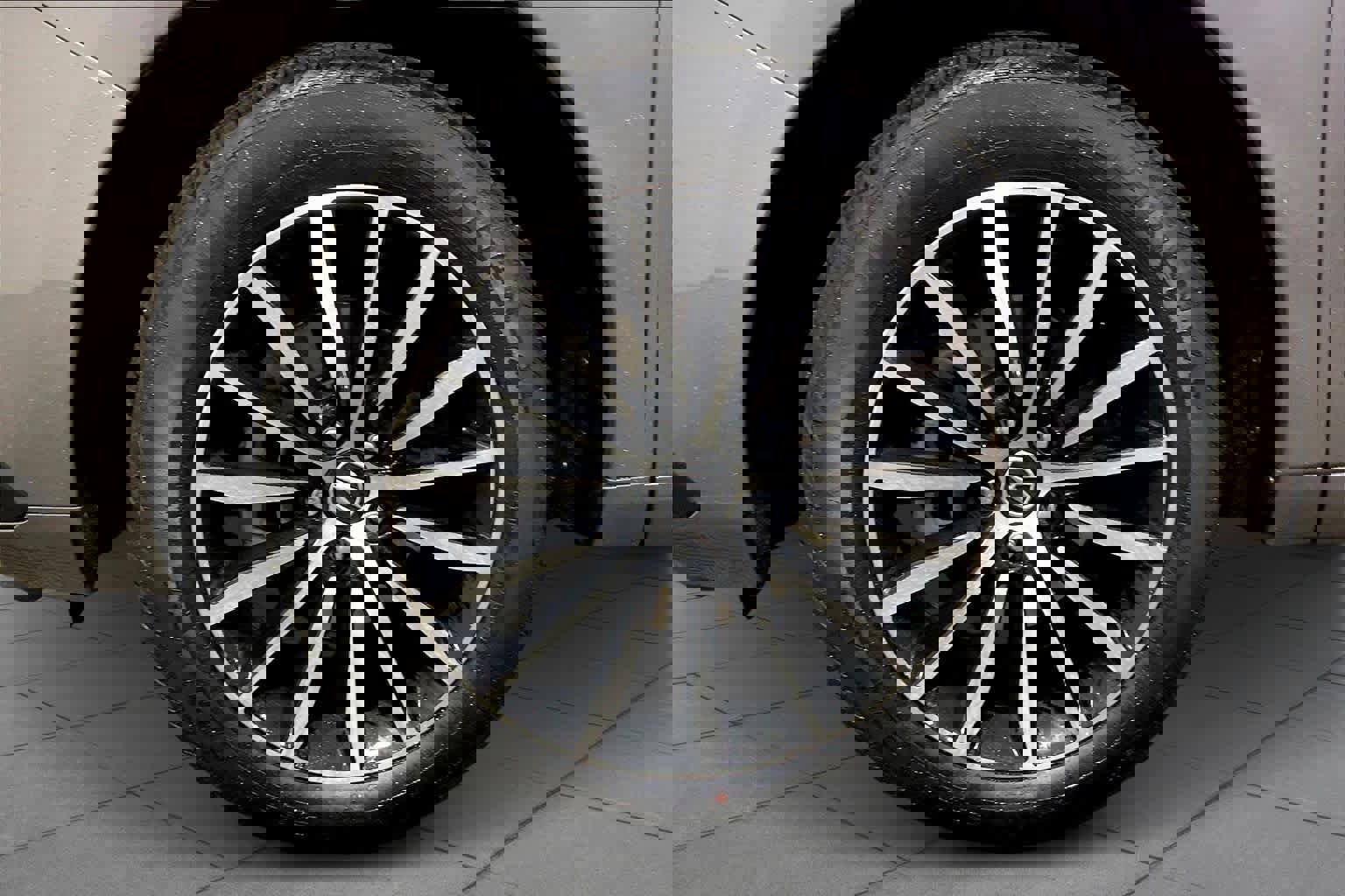 Used 2025 Acura RDX SH-AWD w/ Advance Package image 11