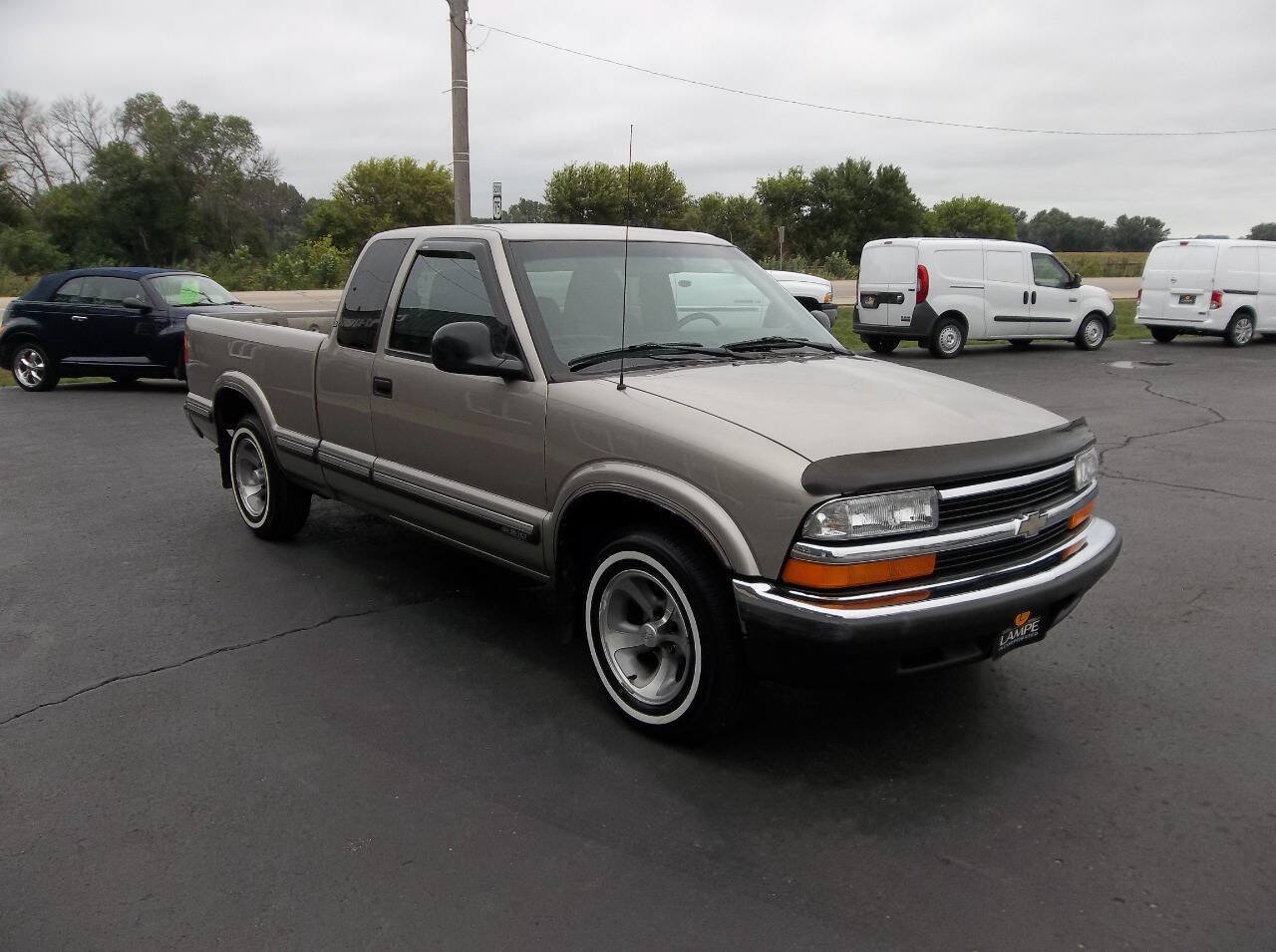 Used 1998 Chevrolet S10 Pickup LS w/ Preferred Equipment Group RWD image 4
