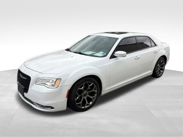 Used 2015 Chrysler 300 S RWD image 23