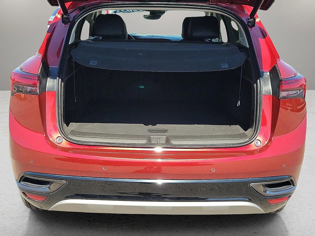 Used 2022 Buick Envision Essence w/ Technology Package II FWD image 8
