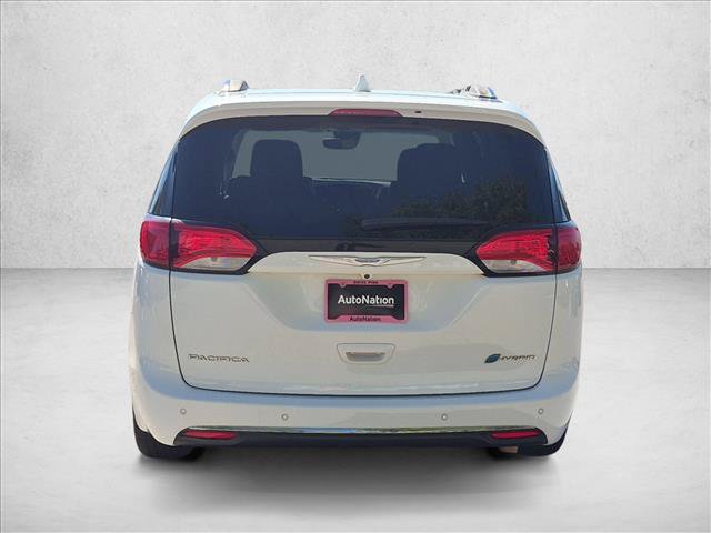 Used 2018 Chrysler Pacifica Limited w/ Advanced Safetytec Group FWD image 7
