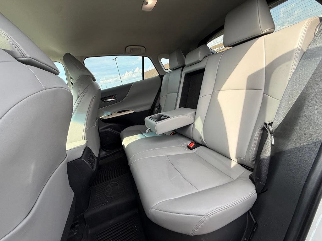 Used 2024 Toyota Venza XLE AWD/4WD image 27