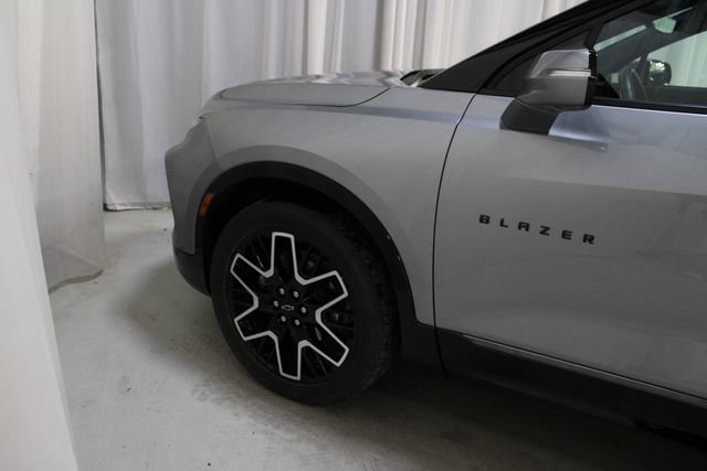 Used 2023 Chevrolet Blazer RS w/ Driver Confidence II Package image 36