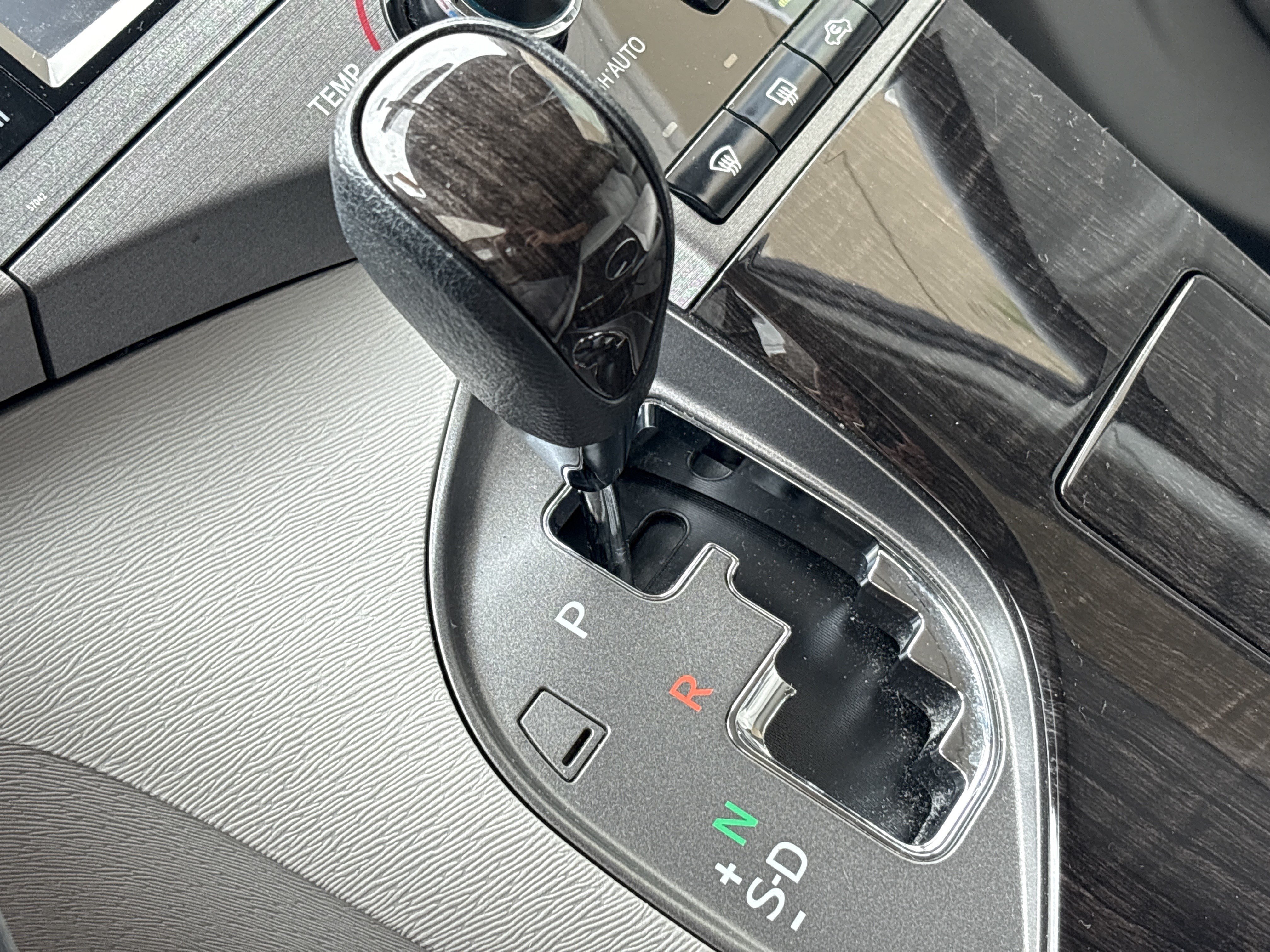 Used 2014 Toyota Venza LE FWD image 25