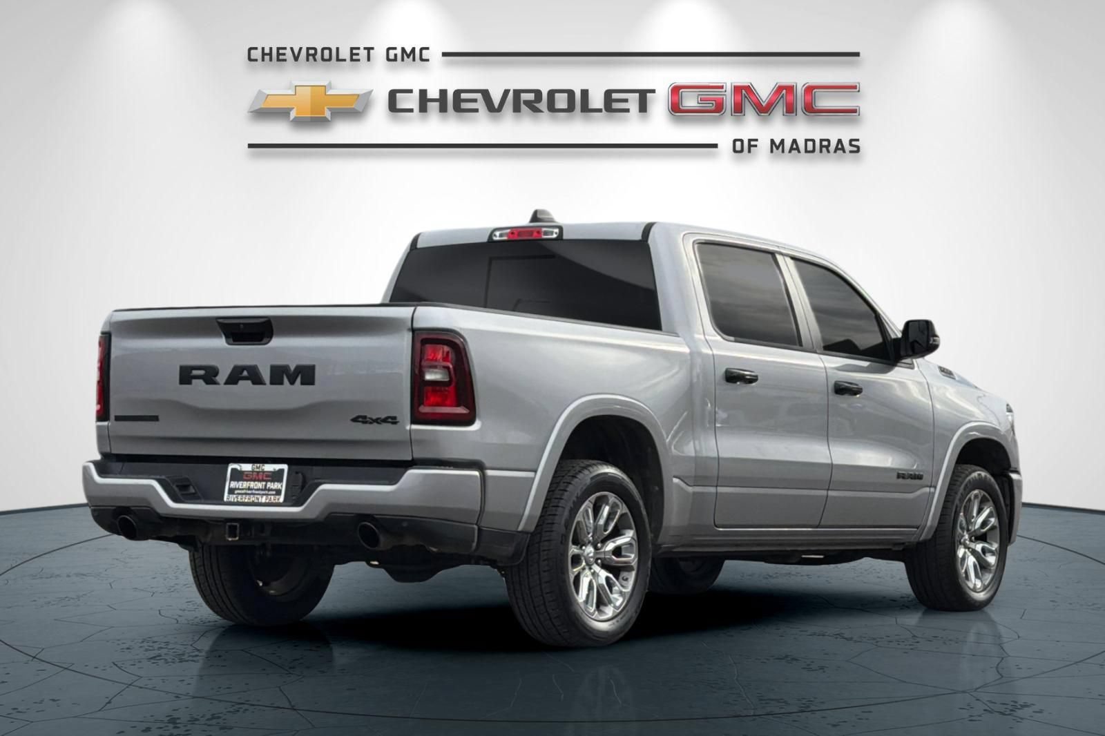 Used 2025 RAM 1500 Big Horn AWD/4WD image 3