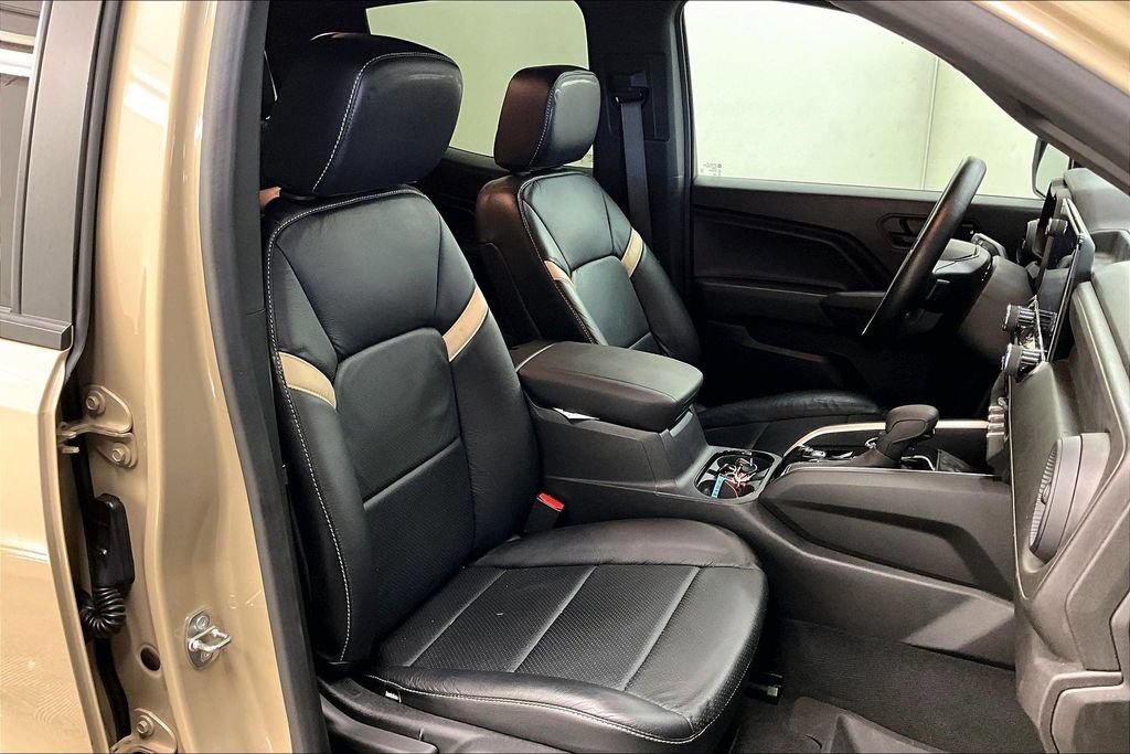 Used 2023 Chevrolet Colorado Trail Boss w/ Technology Package AWD/4WD image 6