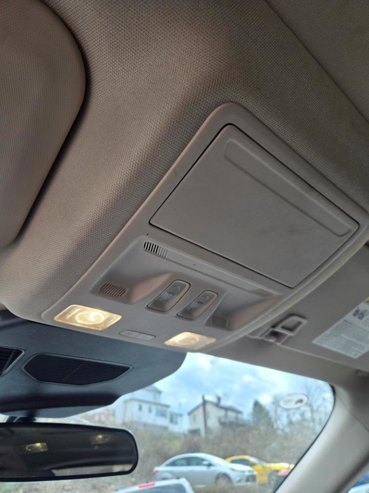 Used 2020 Ford Escape SE image 17