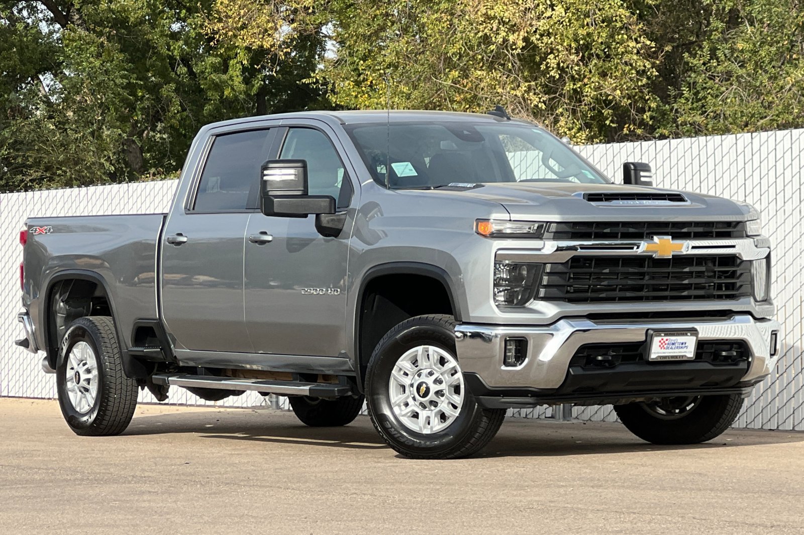 Used 2025 Chevrolet Silverado 2500 LT w/ Convenience Package AWD/4WD image 2
