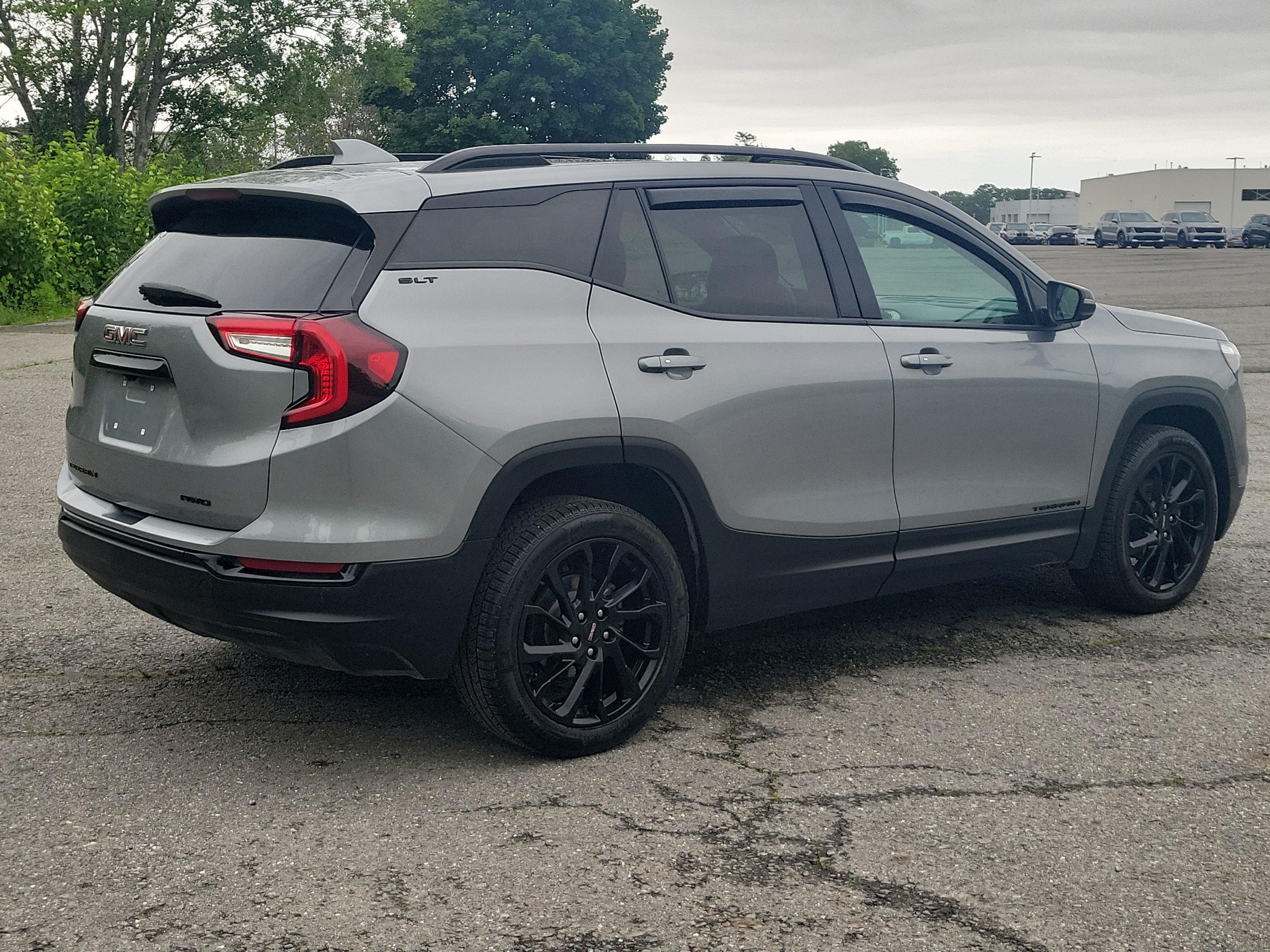 Used 2023 GMC Terrain SLT w/ Infotainment Package II AWD/4WD image 5