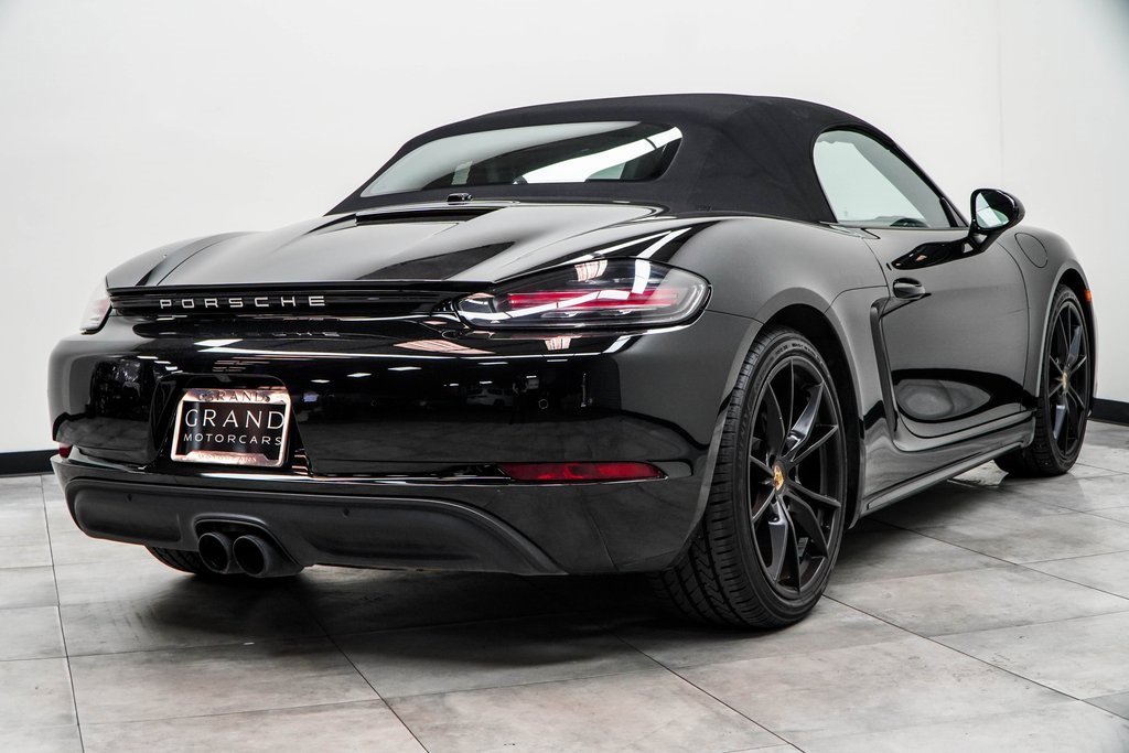 Used 2021 Porsche 718 Boxster image 13