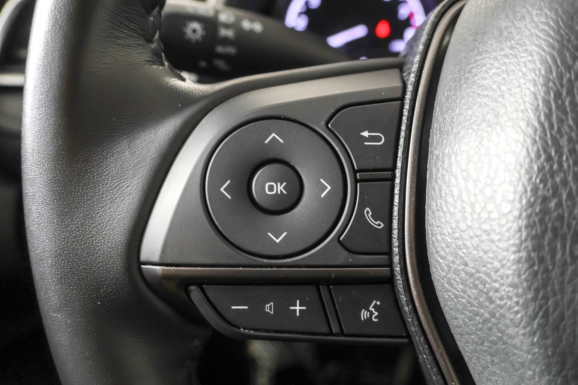 Used 2022 Toyota Camry SE FWD image 26
