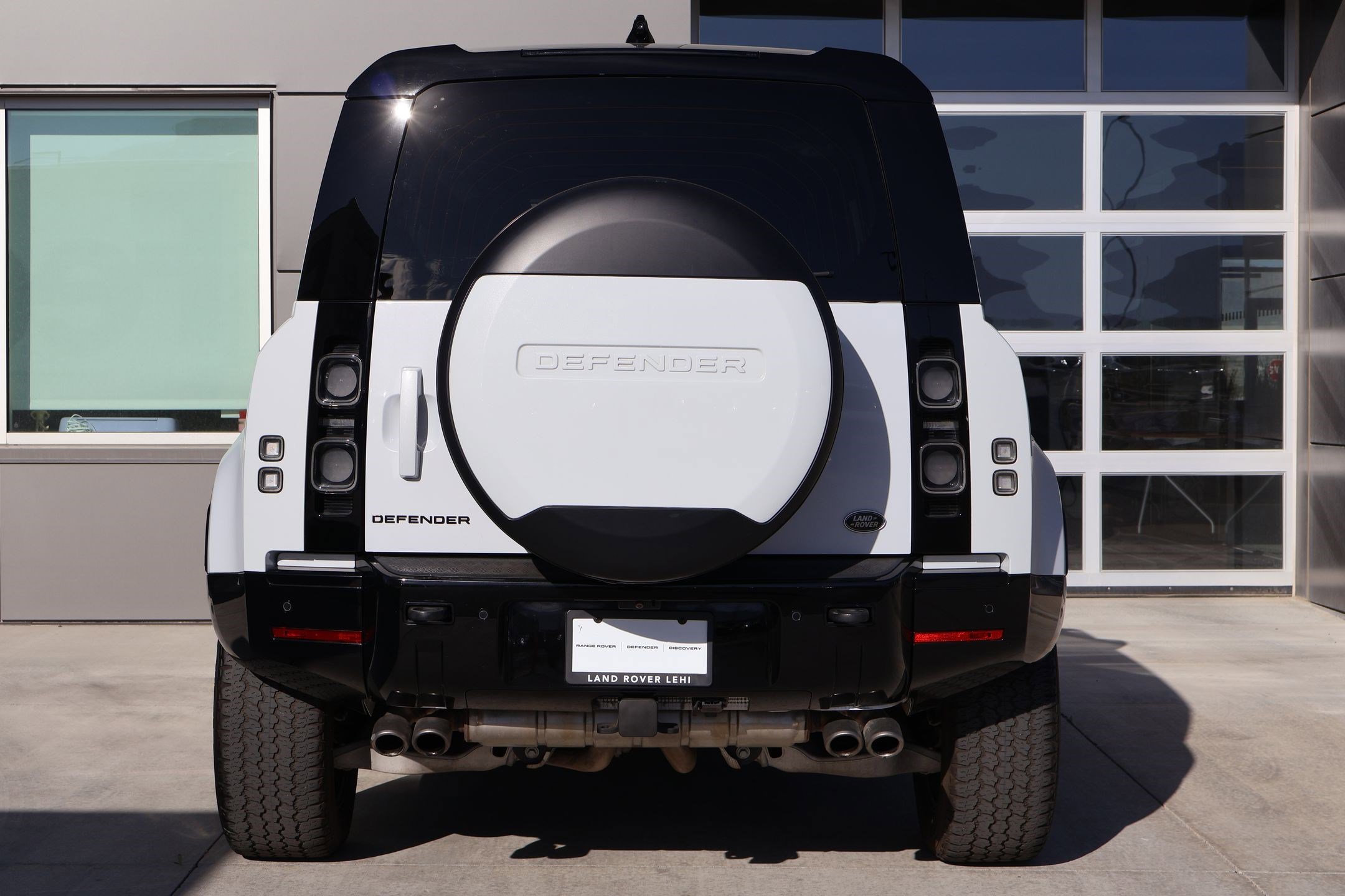 Certified 2023 Land Rover Defender 110 V8 image 9