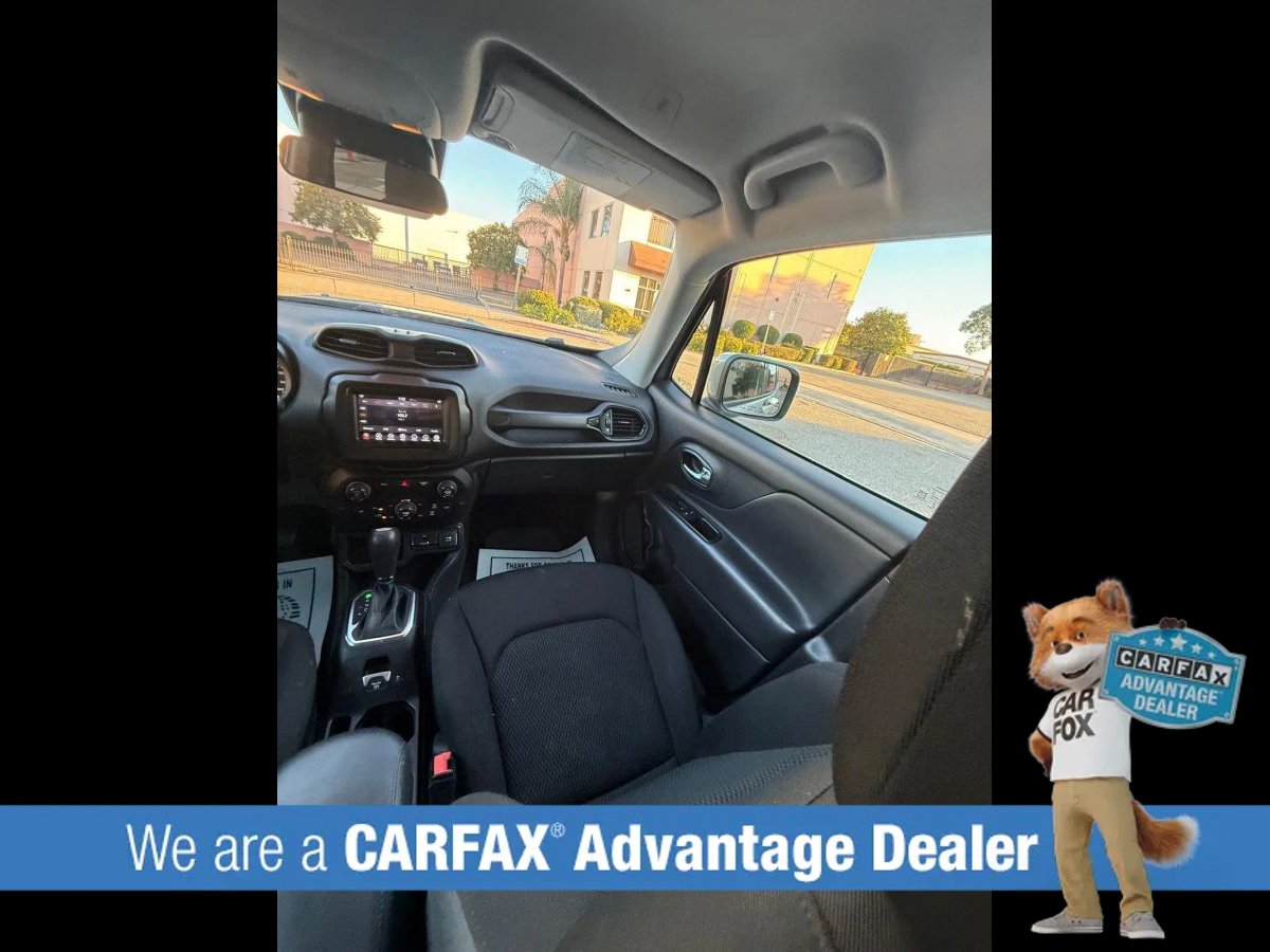 Used 2018 Jeep Renegade Altitude FWD image 31