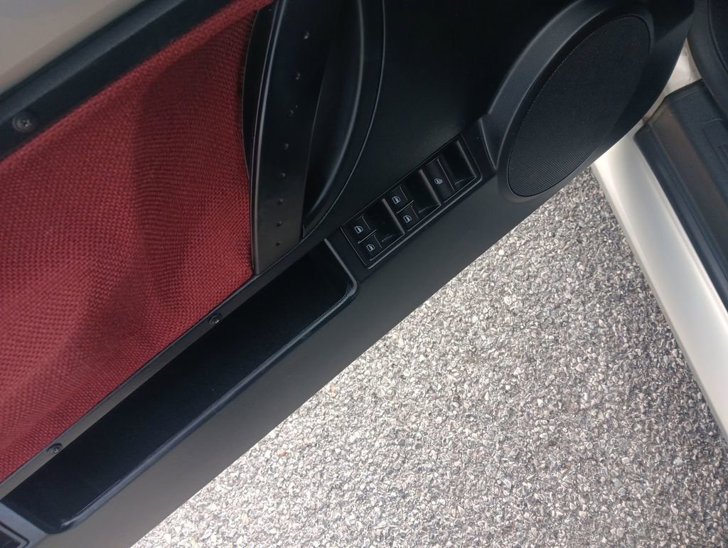 Used 2009 Volkswagen Beetle Blush image 11