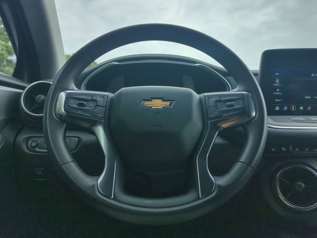 Used 2025 Chevrolet Blazer LT FWD image 23
