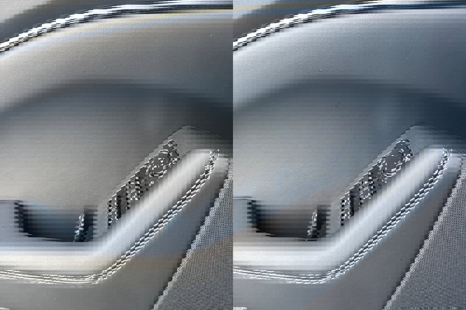 Certified 2025 Ford Mustang Mach-E Select w/ Comfort Package Lite image 12