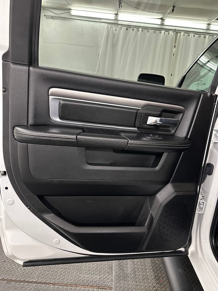 Used 2022 RAM 1500 Warlock AWD/4WD image 25