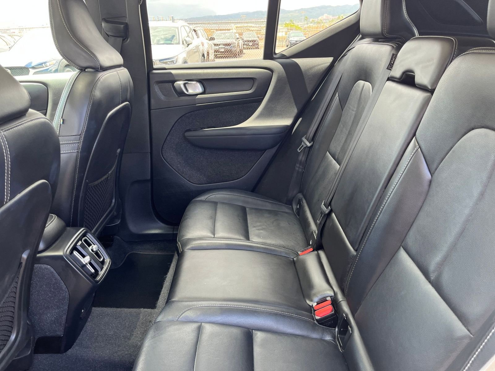 Used 2024 Volvo XC40 B5 Core AWD/4WD image 28