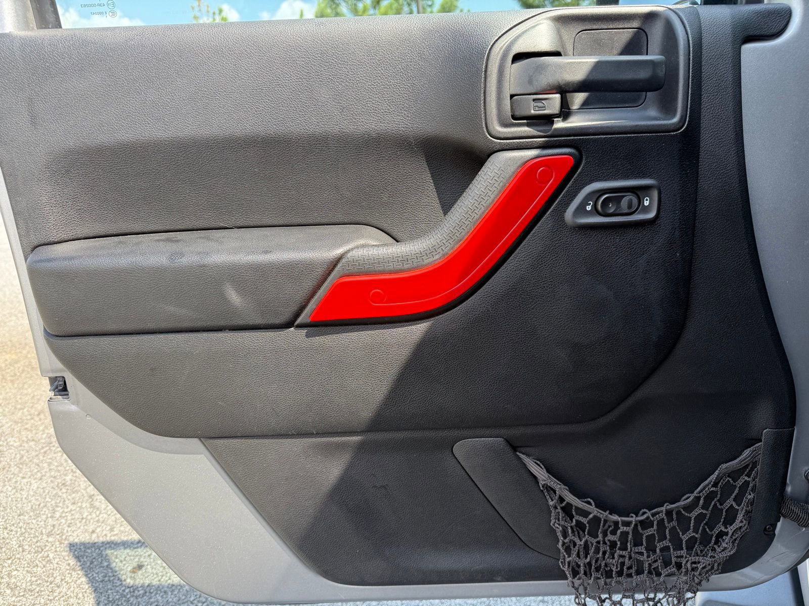 Used 2016 Jeep Wrangler Unlimited Sahara image 40