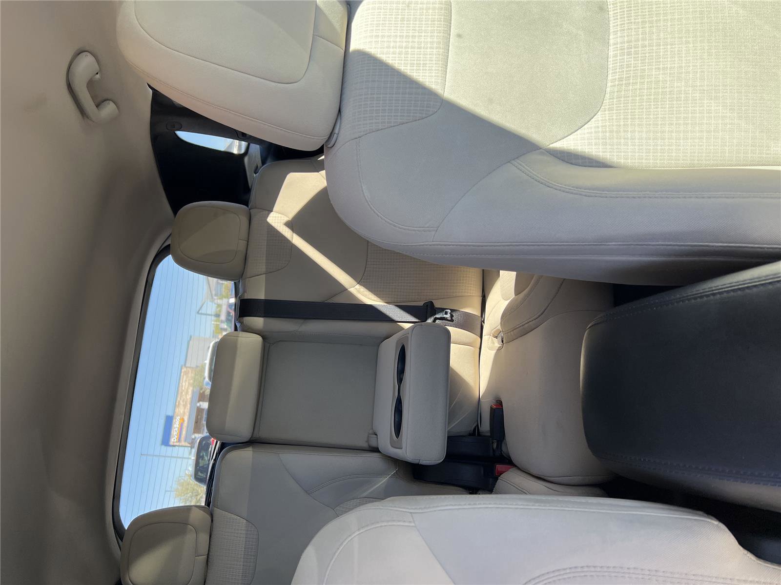 Used 2017 Jeep Cherokee Latitude w/ Comfort/Convenience Group image 19