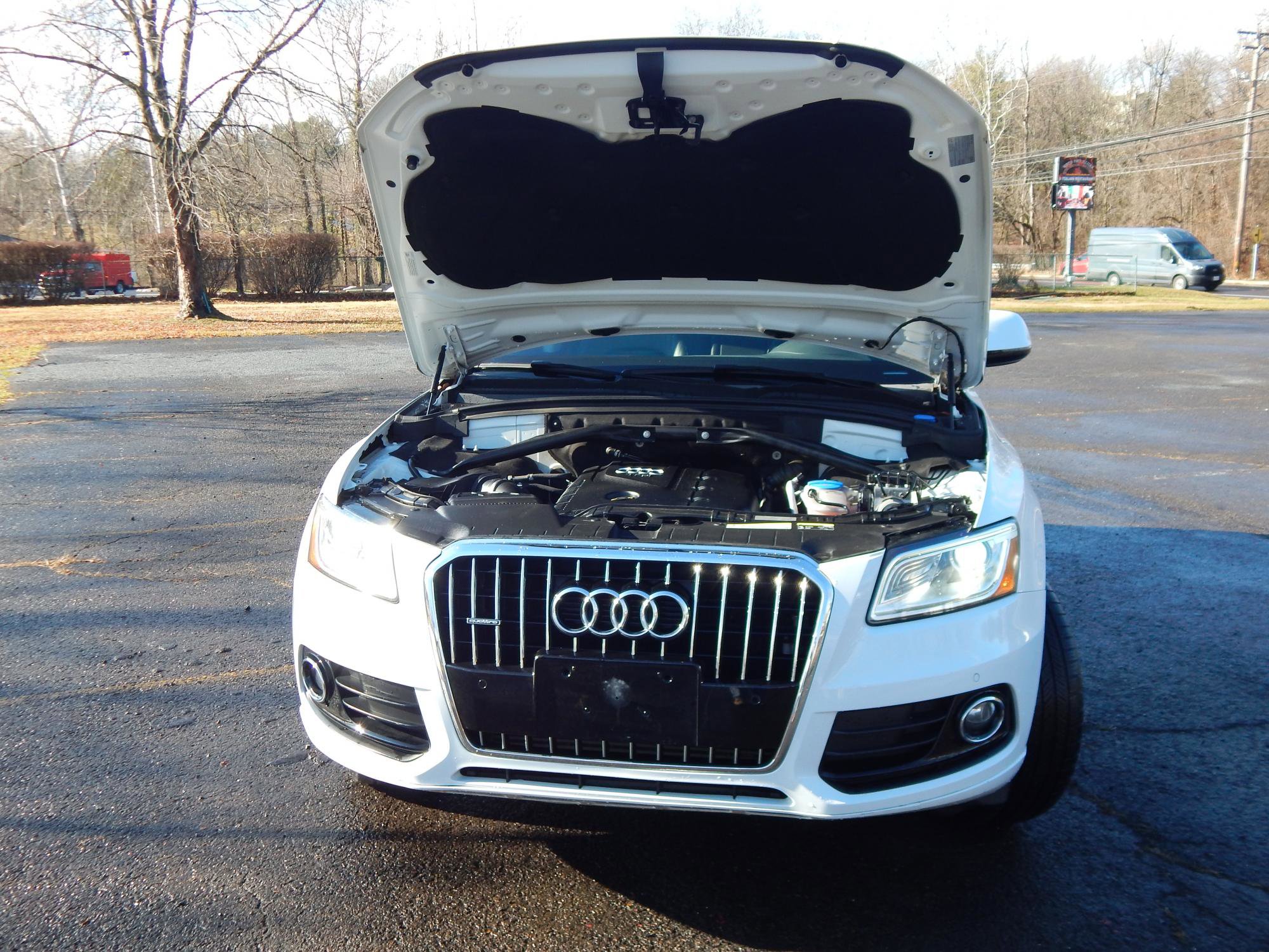 Used 2017 Audi Q5 2.0T Premium Plus w/ Technology Package image 24