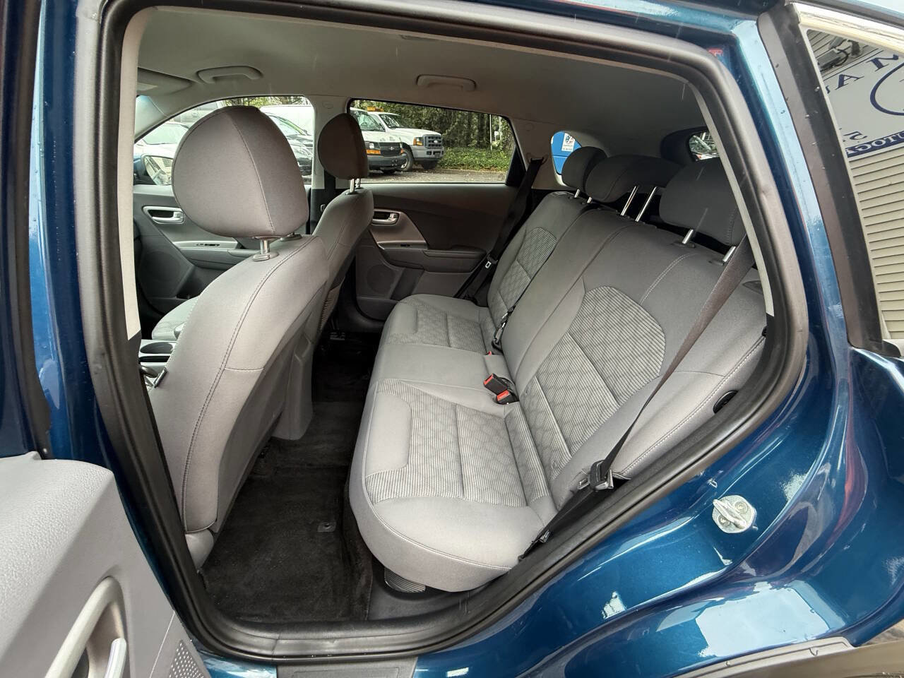 Used 2020 Kia Niro LX image 18