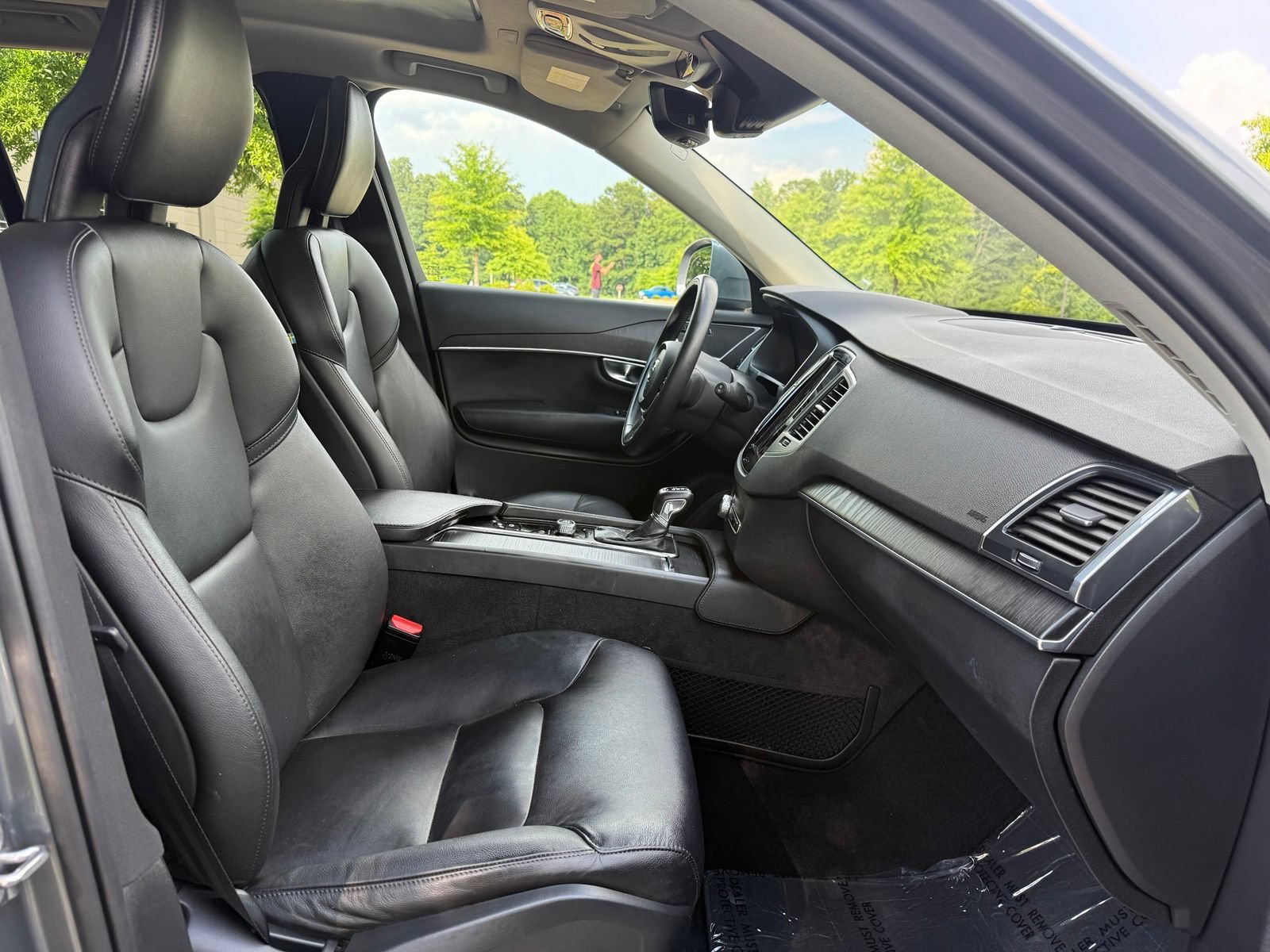 Used 2020 Volvo XC90 T5 Momentum w/ Protection Package FWD image 36