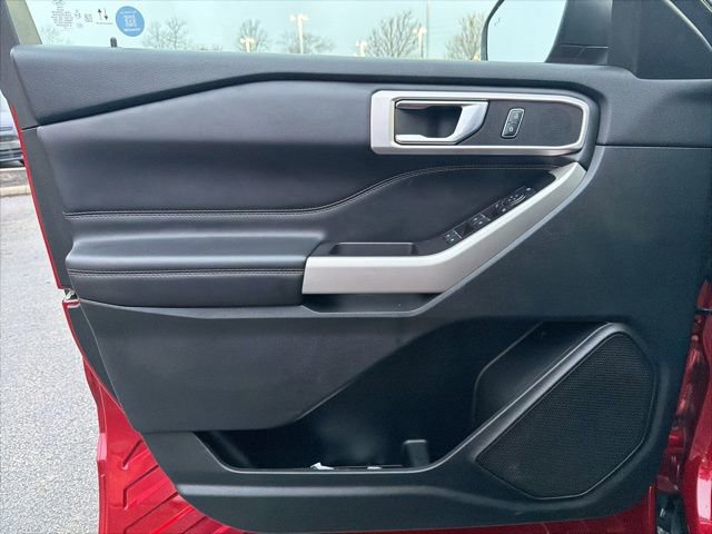 Used 2021 Ford Explorer XLT w/ Equipment Group 202A image 24