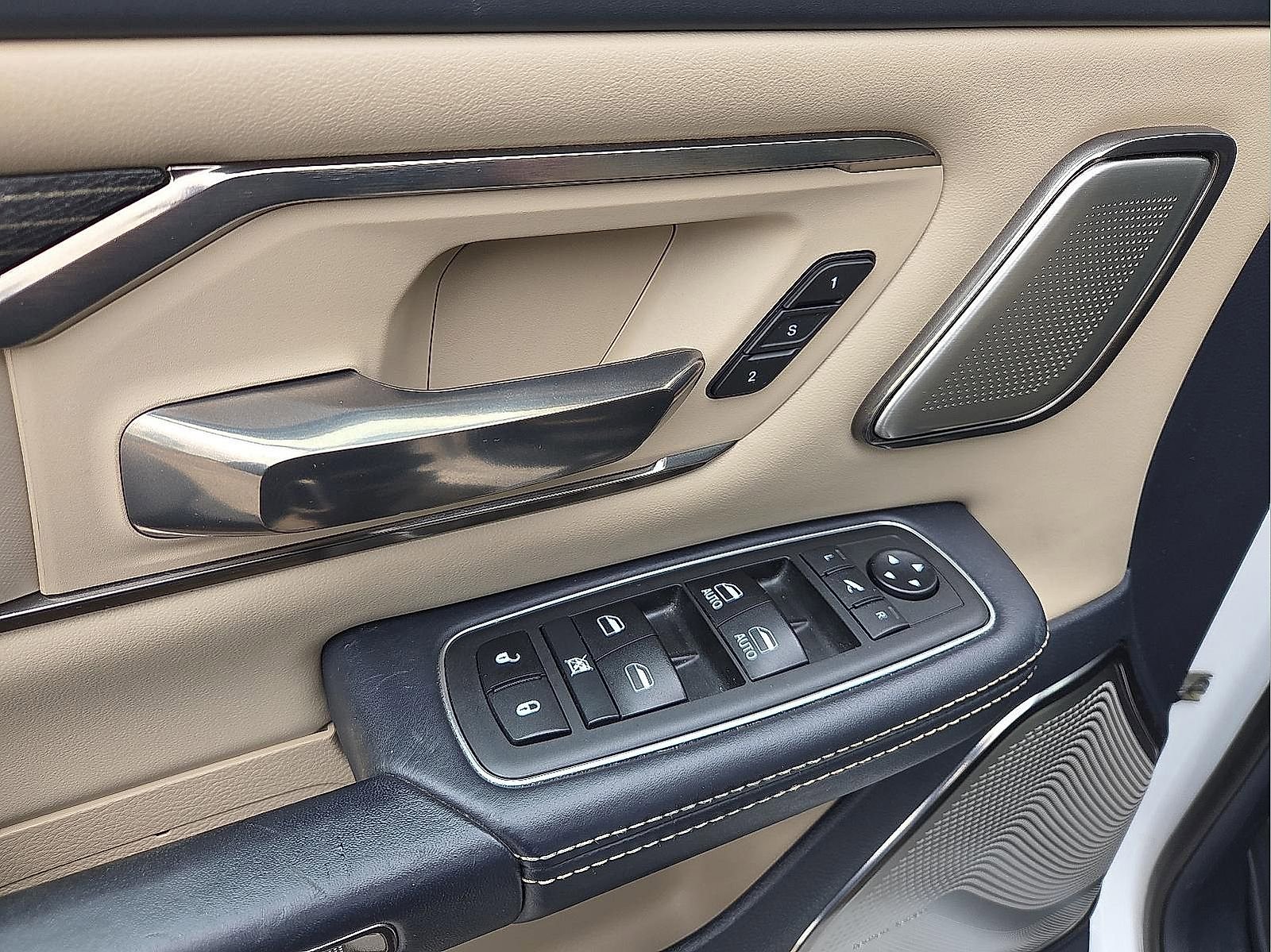 Used 2019 RAM 1500 Limited image 15