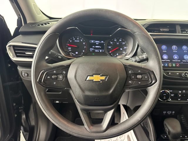 Used 2023 Chevrolet TrailBlazer LT w/ Convenience Package FWD image 3
