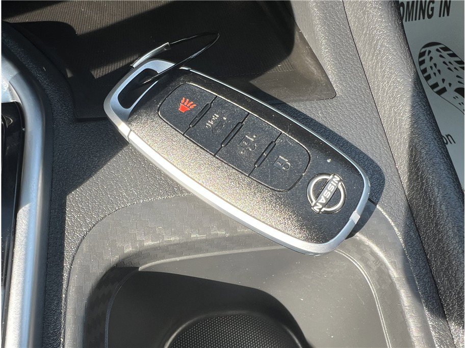 Used 2025 Nissan Sentra SV image 17