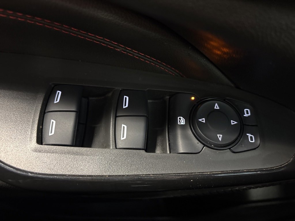 Certified 2025 Chevrolet Trax RS w/ Sunroof Package image 26