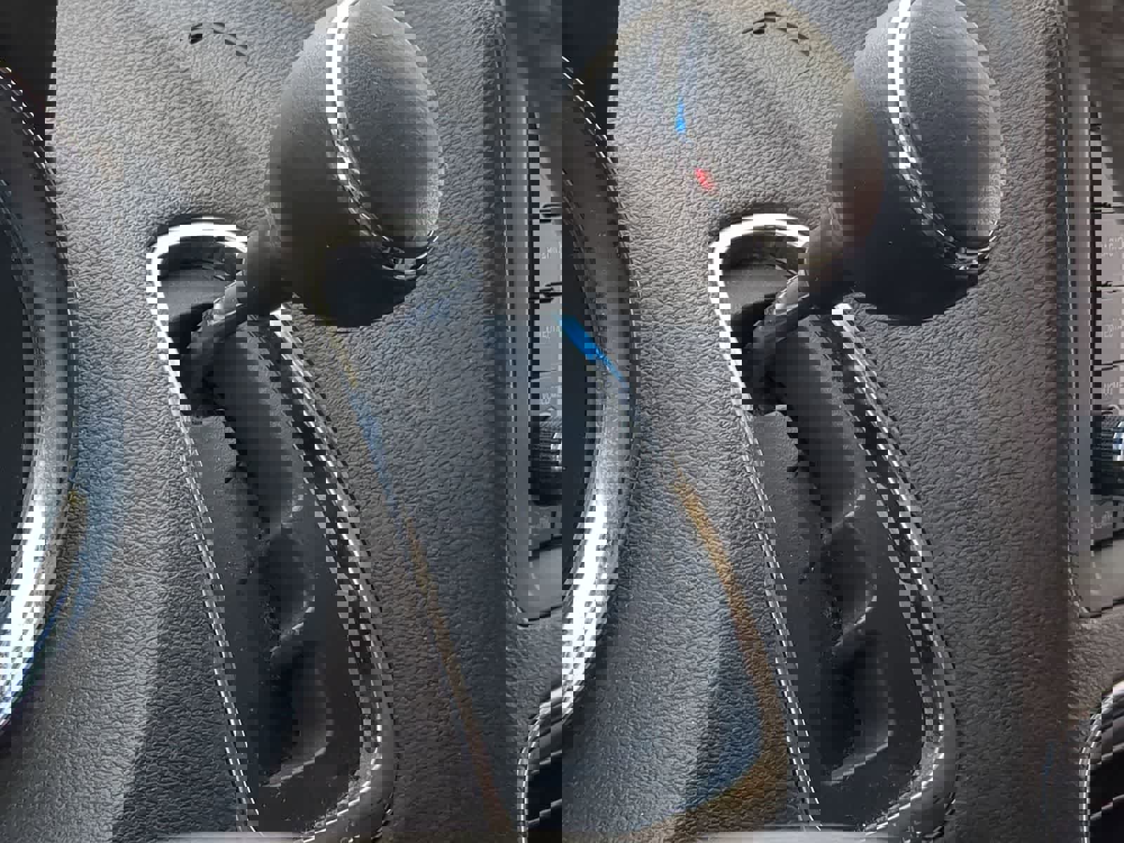 Used 2013 Chrysler Town & Country Touring image 28