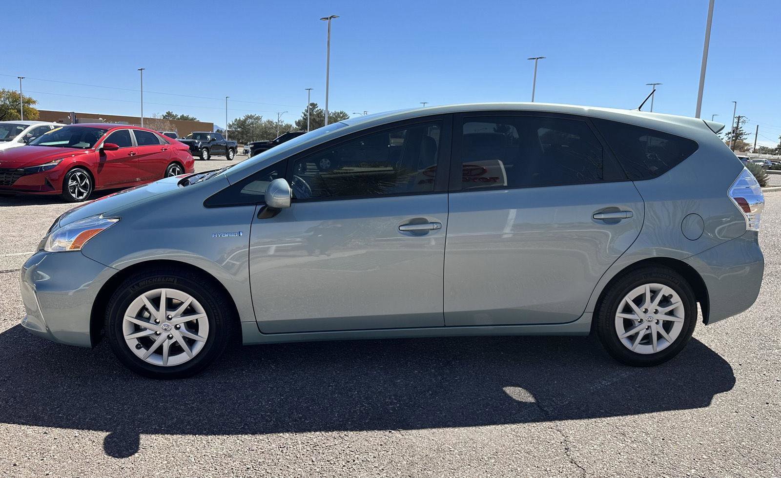 Used 2014 Toyota Prius V Three image 2