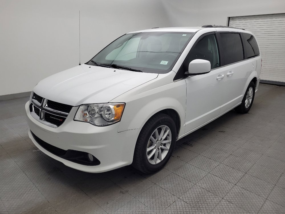 Used 2019 Dodge Grand Caravan SXT image 2