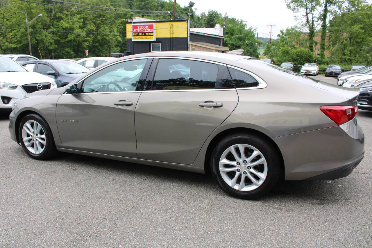 Used 2017 Chevrolet Malibu LT w/ Leather Package FWD image 11