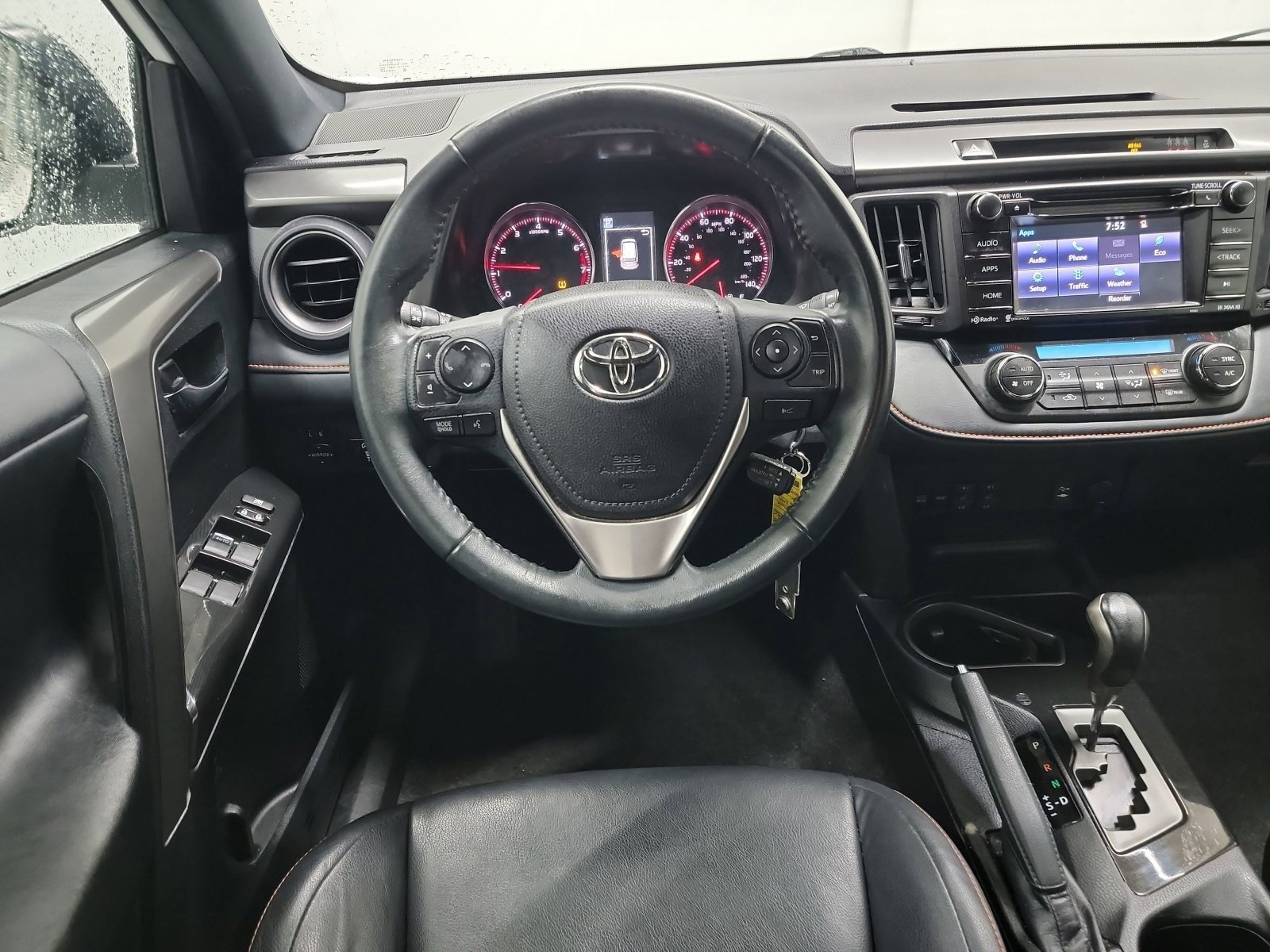 Used 2017 Toyota RAV4 SE image 16