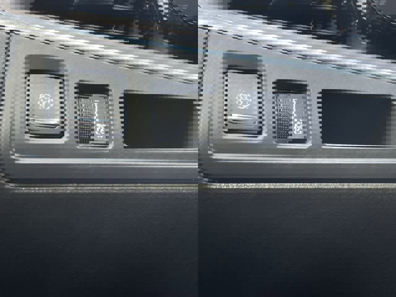 Used 2023 Cadillac XT5 Luxury w/ LPO, Floor Liner Package image 27