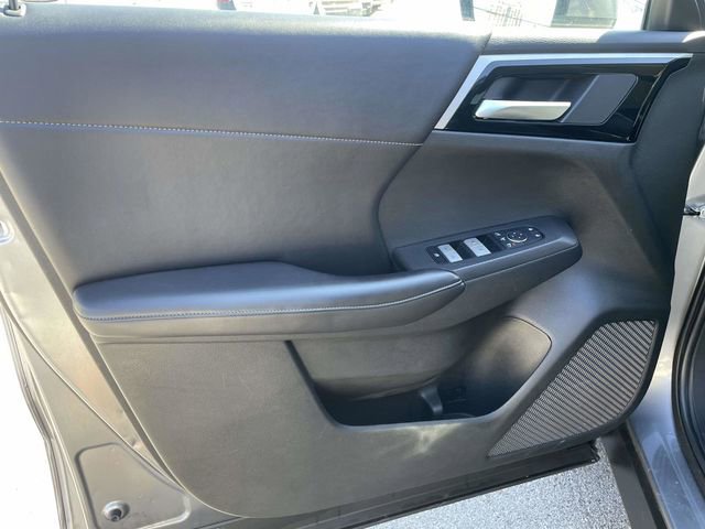 Used 2024 Mitsubishi Outlander SE image 13