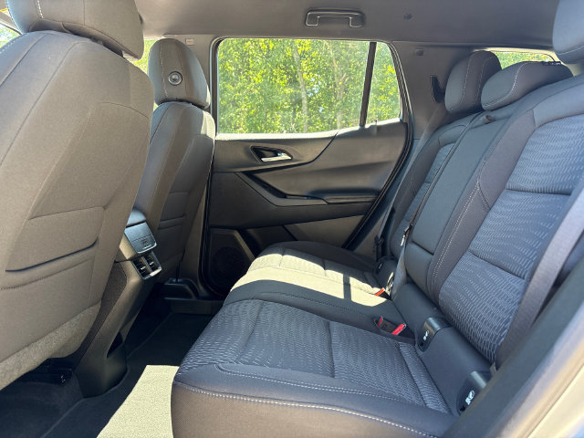 Used 2025 Chevrolet Equinox LT AWD/4WD image 17