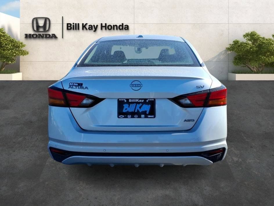 Used 2024 Nissan Altima 2.5 SV AWD/4WD image 4