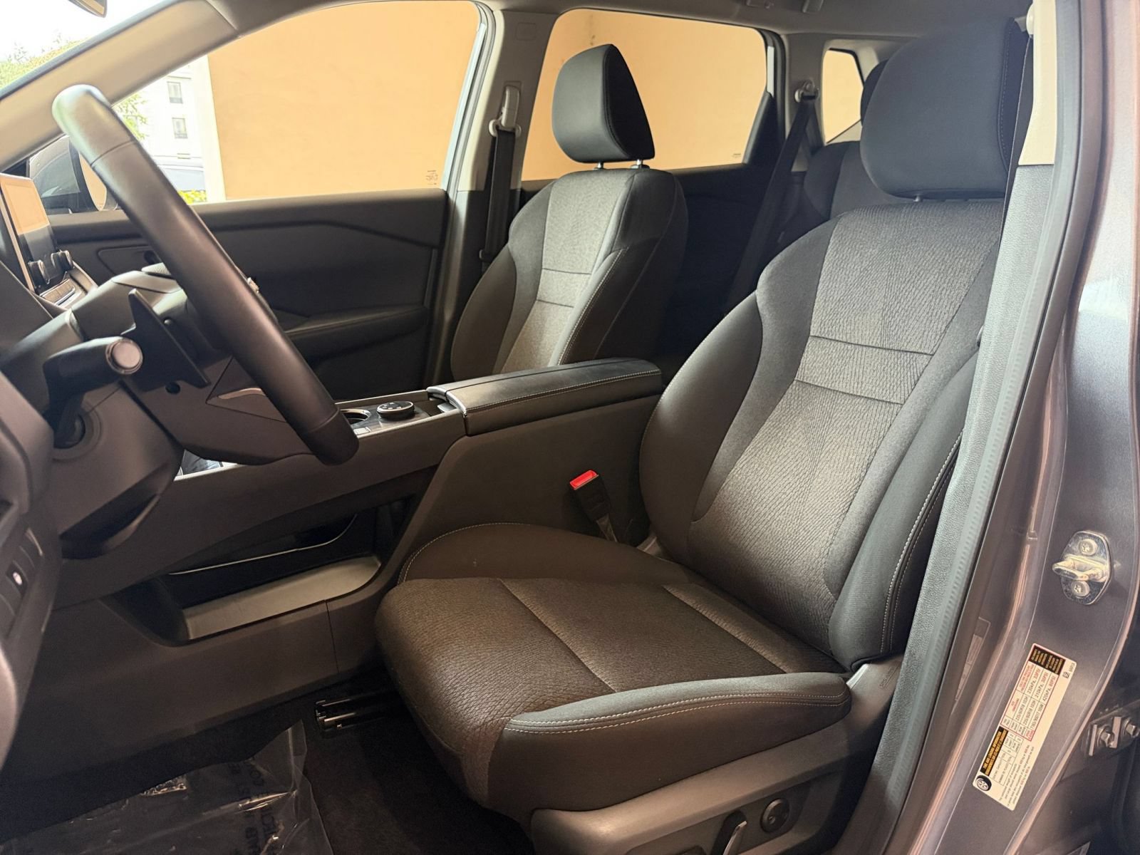 Used 2025 Nissan Rogue SV AWD/4WD image 22