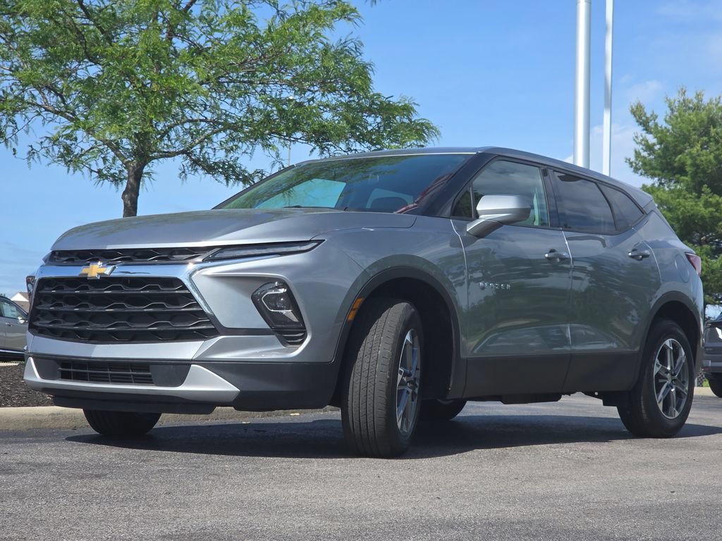 Used 2025 Chevrolet Blazer LT AWD/4WD image 11