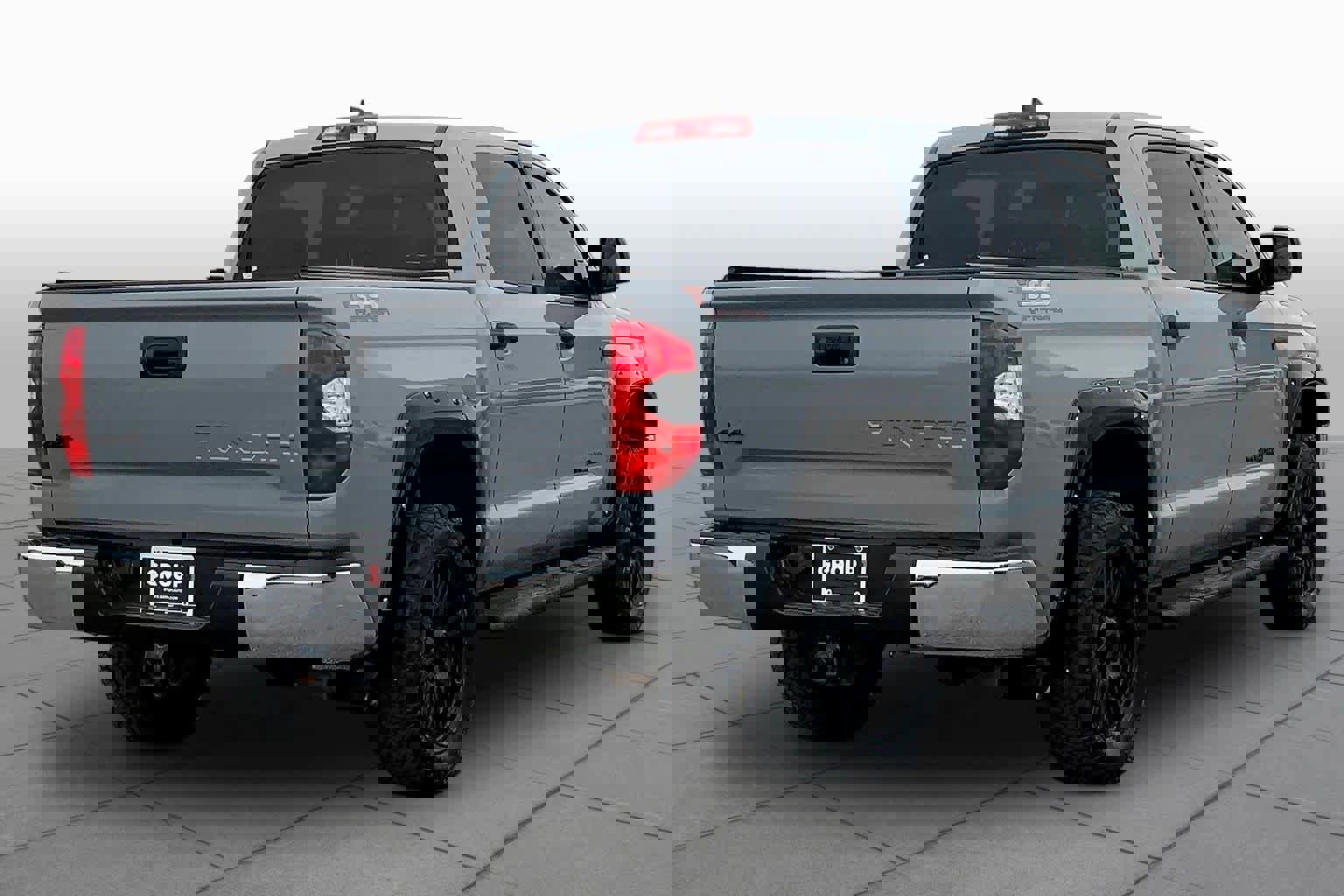 Used 2020 Toyota Tundra SR5 w/ SR5 Leather Package image 13