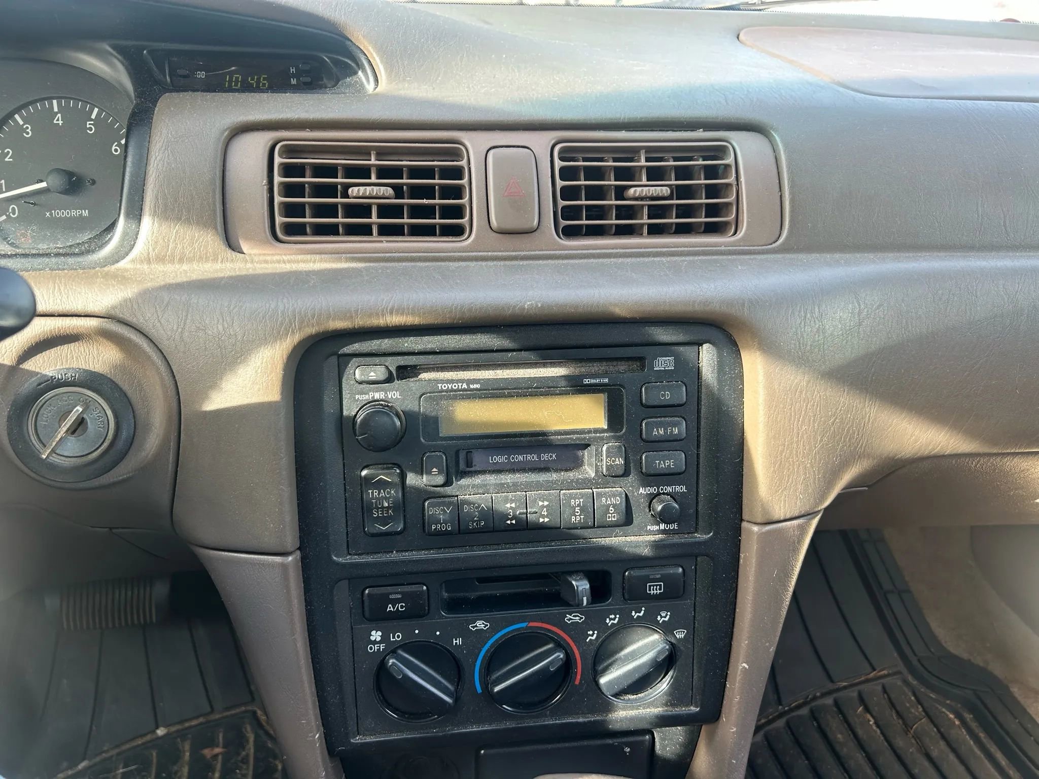 Used 1999 Toyota Camry XLE image 16