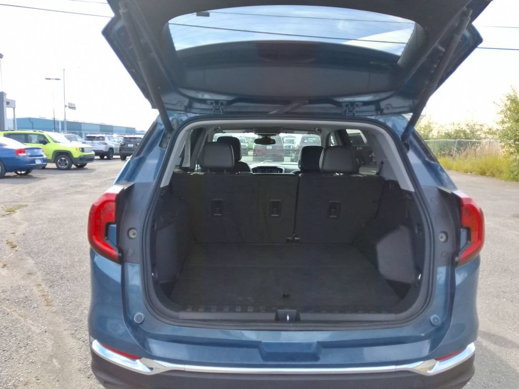 Used 2024 GMC Terrain SLT AWD/4WD image 11